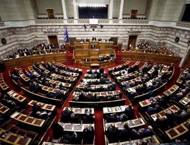 Βουλή: Υψηλοί τόνοι για τις δηλώσεις Χαν περί αλλαγής συνόρων με την Αλβανία